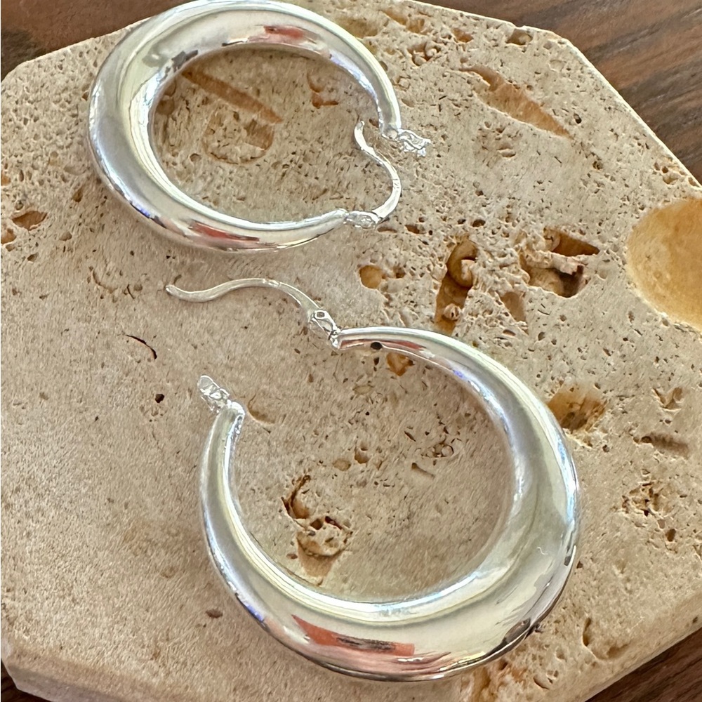 Sterling Silver Bold Thick Graduated Tube Hoop Earrings BOHO - Picture 2 of 3